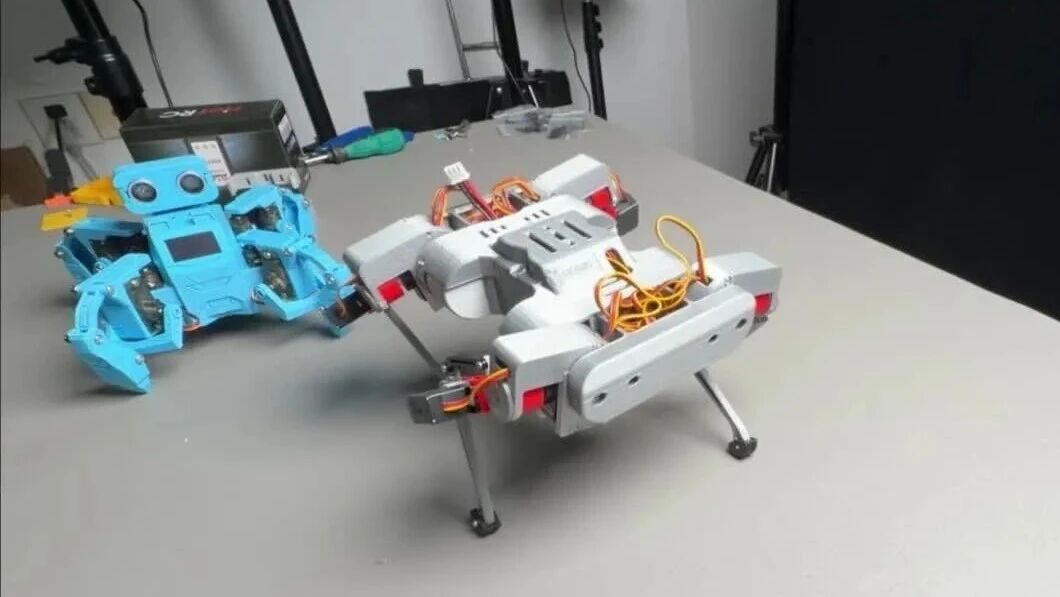 Gizmo 对角小跑与姿态变换演示视频封面